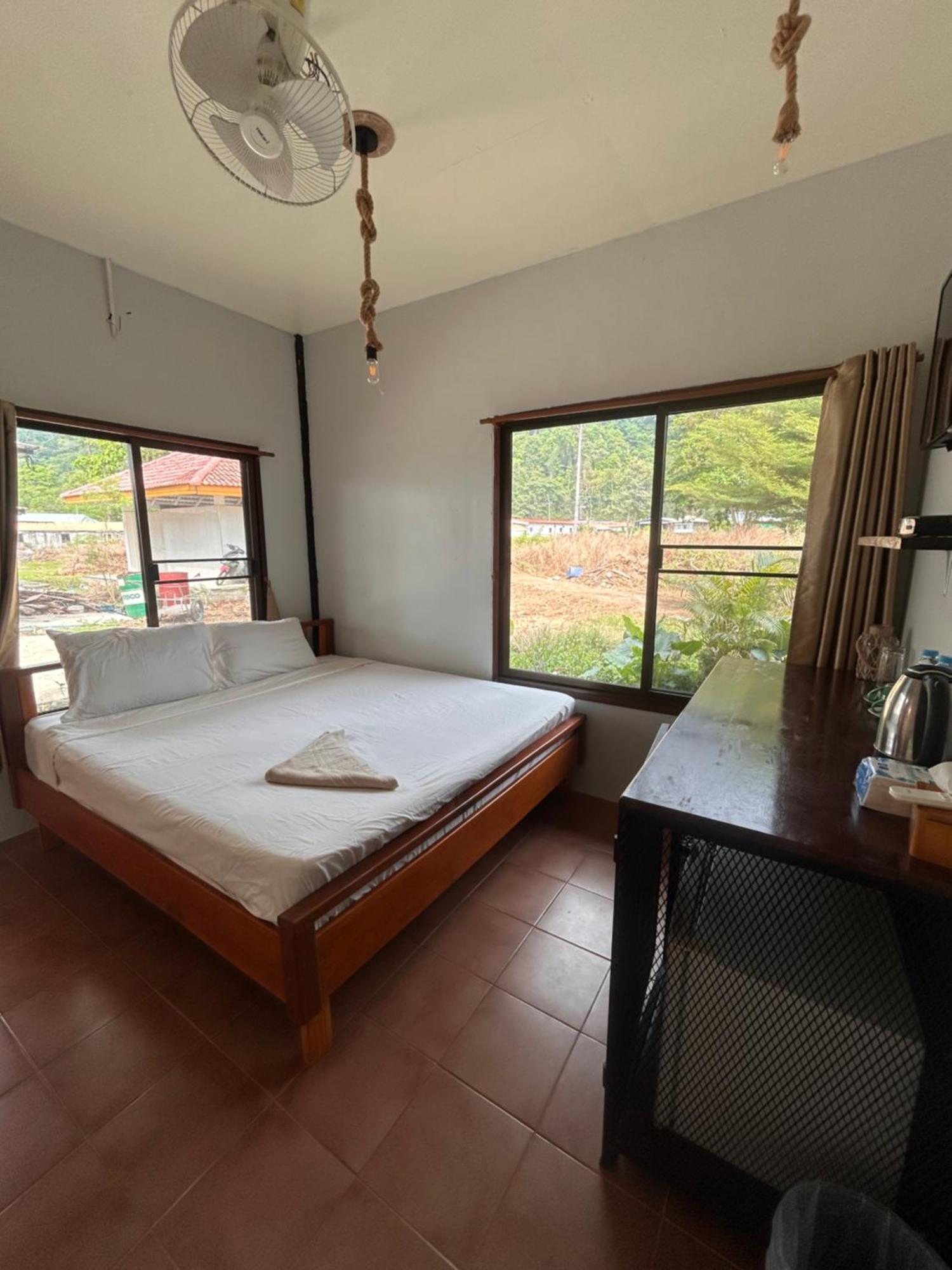Tchin Tchin Guesthouse Koh Chang Esterno foto